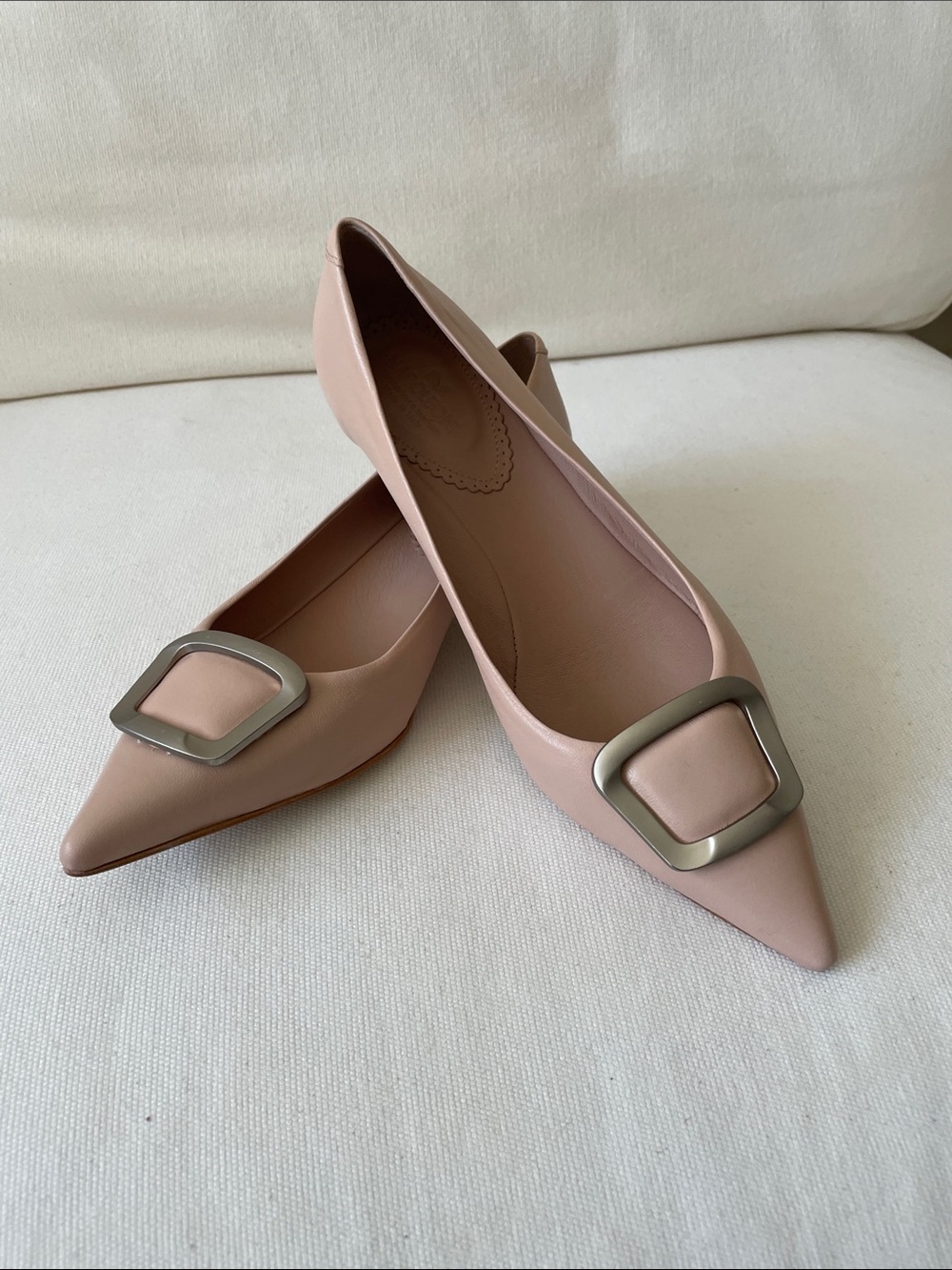 Women’s Pointed Buckle Ballet Flats in Blush Pink